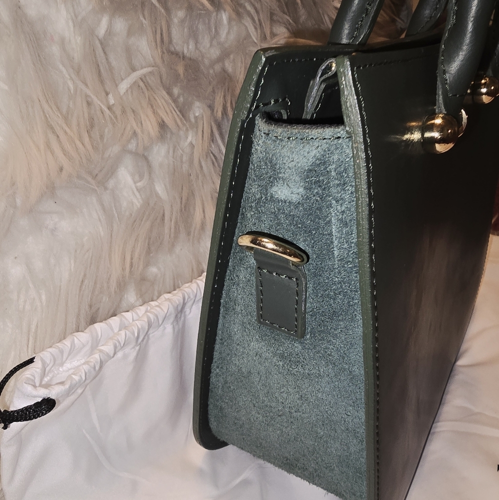 Authentic Camelia Roma Handbag - Picture 5 of 10